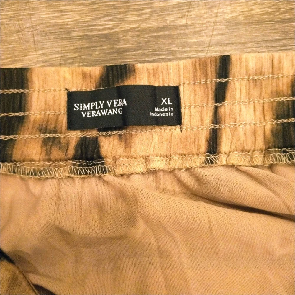 Vera Wang Pleated Midi Skirt - Picture 8 of 8